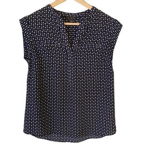 The Limited Navy Blue cap sleeve v-neck shell Size XS extra small